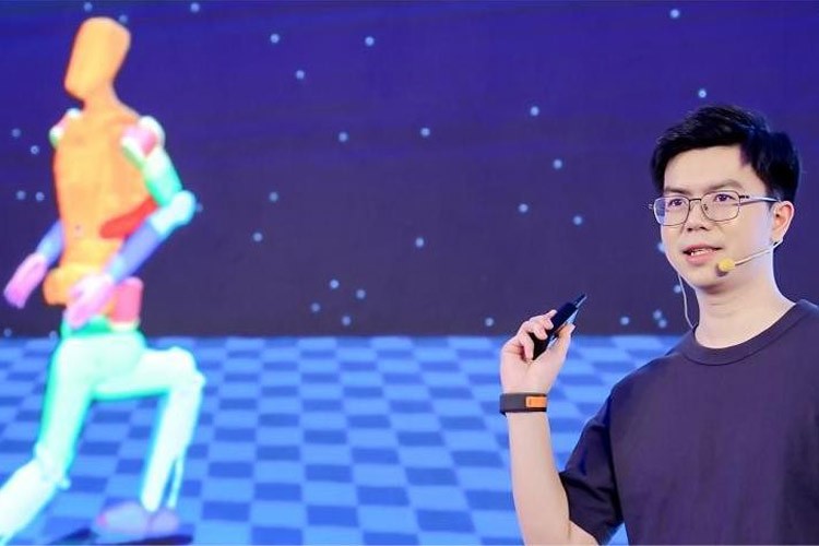 天才少年稚晖君333体育ty机器人走路进场！AI模型做大脑，目标售价20万以内